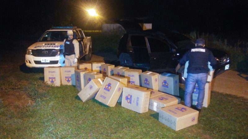 Eldorado: interceptan una embarcación que trasladaba 1250 cartones de cigarrillos ilegales