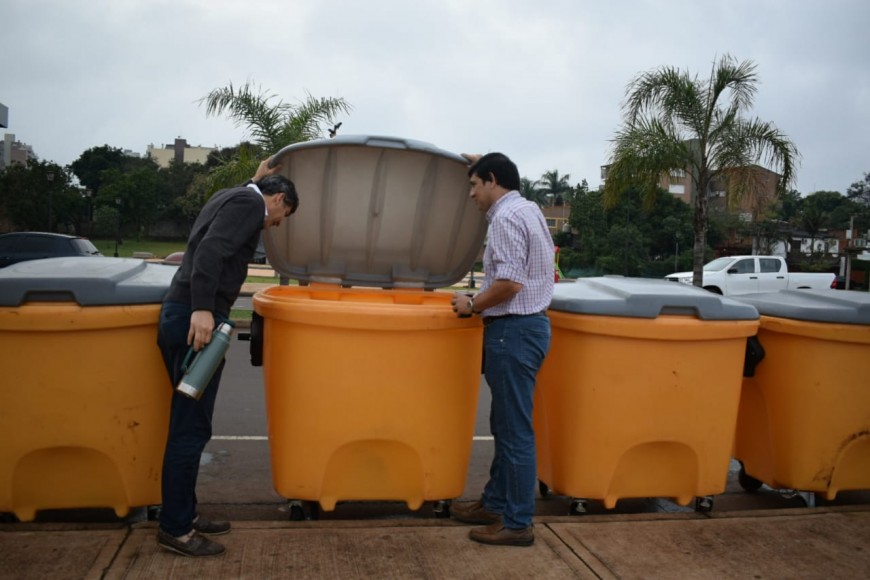 Incorporan 100 nuevos contenedores de basura en la ciudad