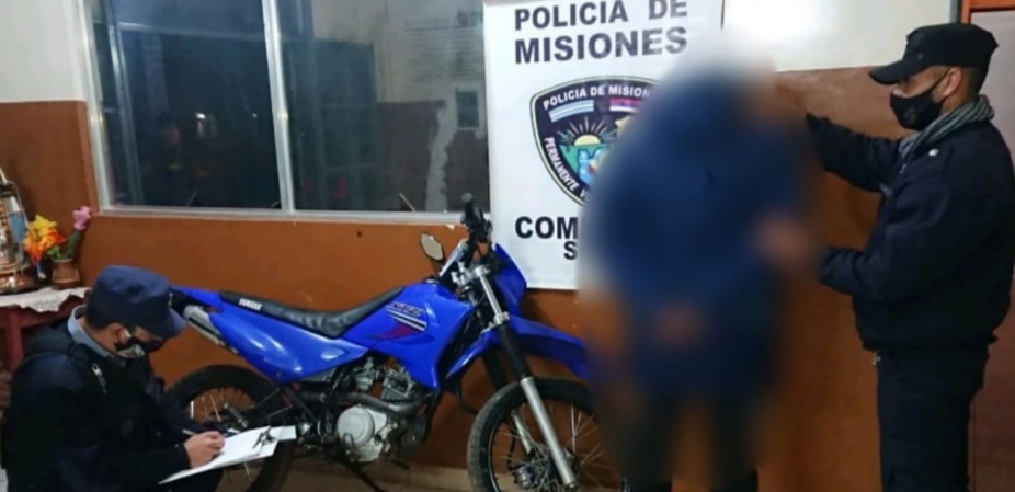 Siete detenidos y una motocicleta recuperada en medio de un operativo nocturno en Posadas