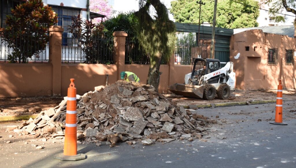 Posadas: finalizaron las obras de saneamiento en calle Sarmiento