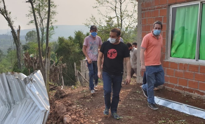 Temporal en Misiones: el Gobernador asistió a las familias afectadas en Alba Posse