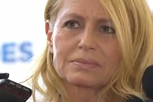 Cecilia Bolocco Carlos Menem Esta Agonizando