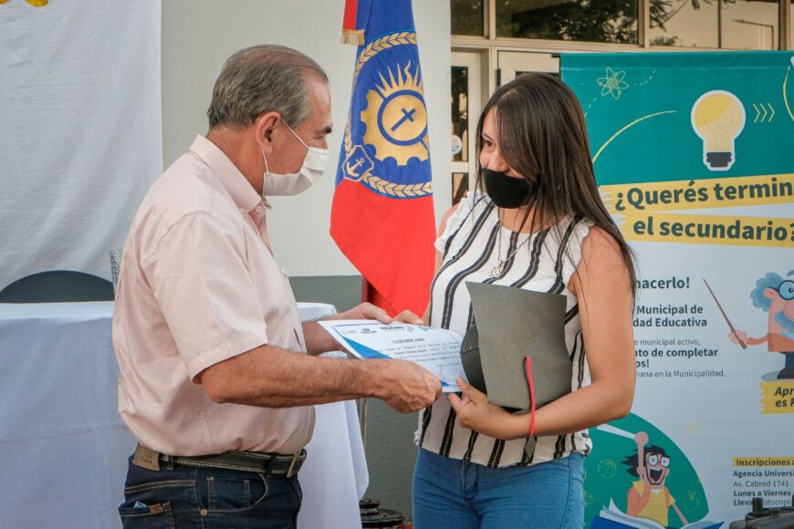 Agentes municipales de Posadas recibieron sus diplomas de finalización de estudios