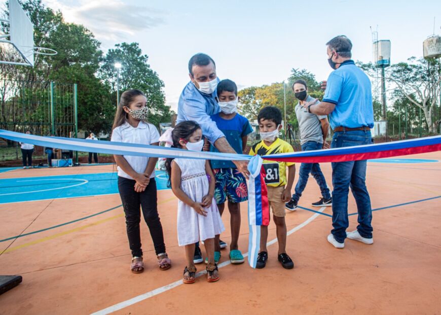 Inauguraron un nuevo playón deportivo en Azara