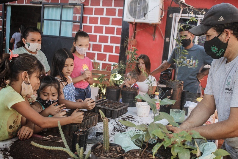 Entregaron insumos para un merendero y dictaron talleres sobre huerta en Posadas