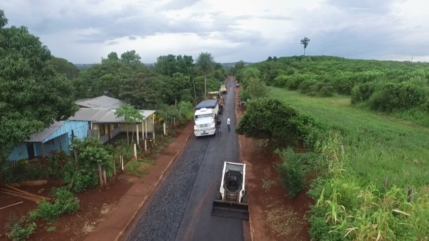 Vialidad provincial concluye trabajos de asfalto sobre empedrado en Colonia Delicia