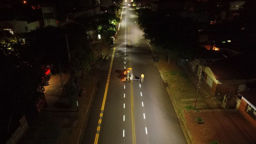 Municipales demarcan señalizaciones sobre la avenida Tambor de Tacuarí de Posadas