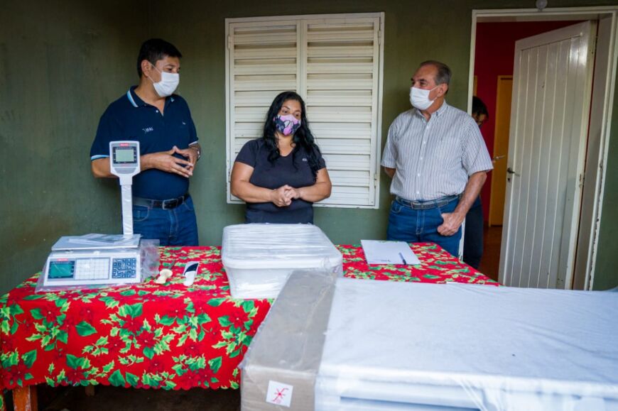 Posadas: entregaron equipamientos a emprendedora del barrio San Isidro