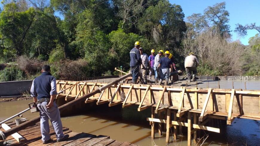 Vialidad construye más de 20 puentes en 16 localidades misioneras